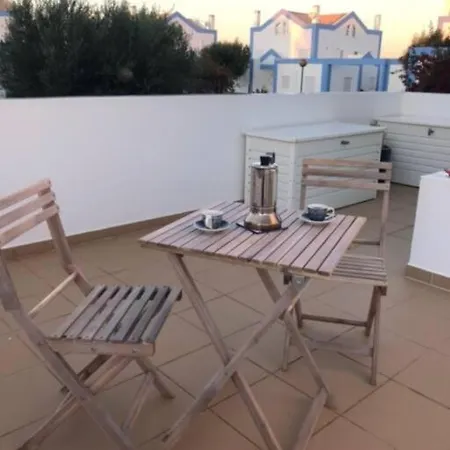 Casa Na Colina - Moradia Com Piscina Semesterbostad *