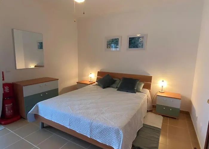 Casa Na Colina - Moradia Com Piscina 펜션 타비라