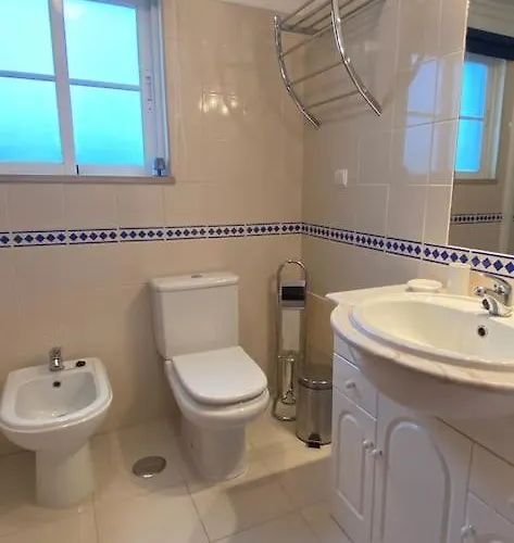 Casa Na Colina - Moradia Com Piscina * 타비라